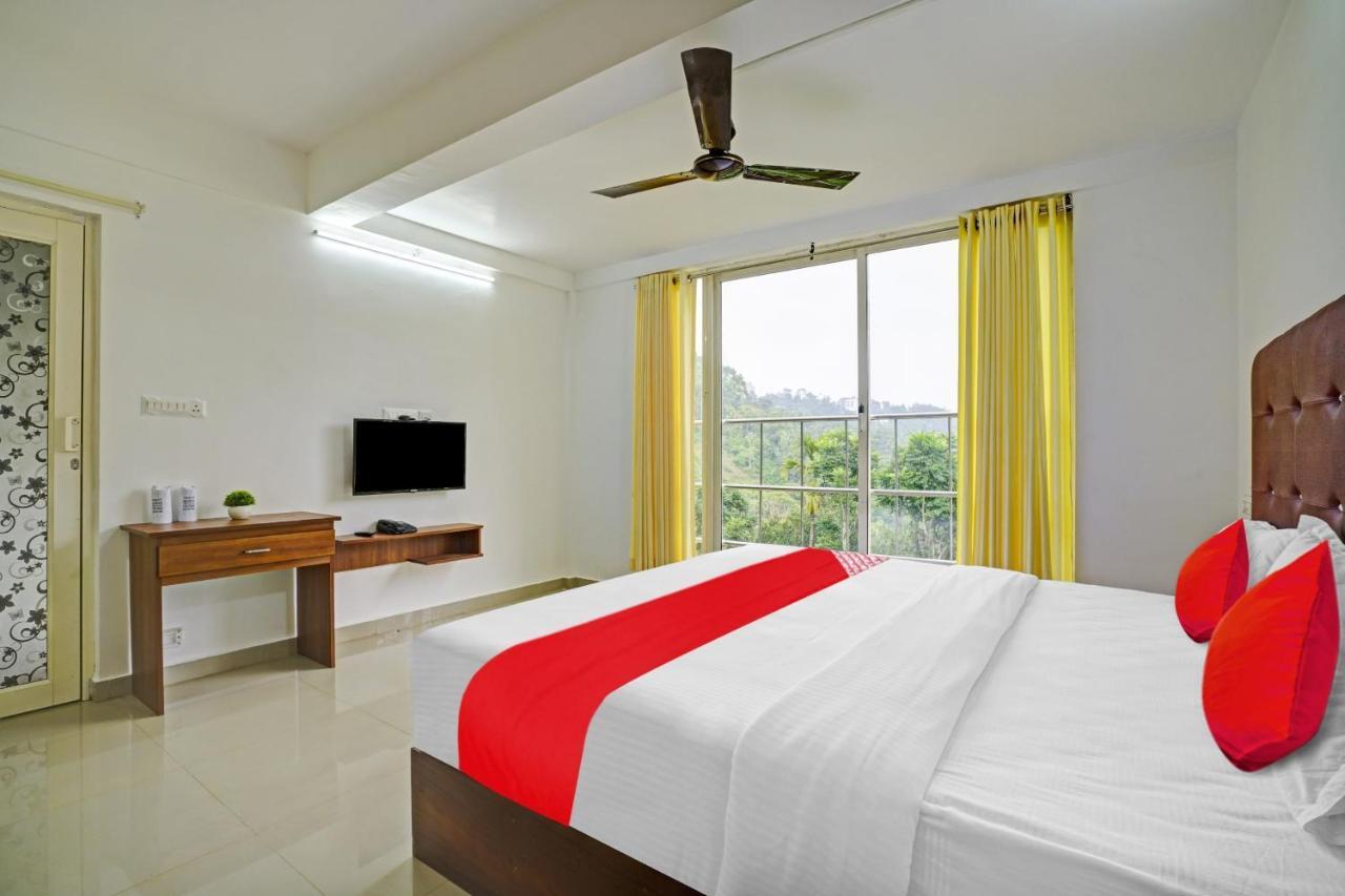 Oyo Flagship 81260 Star Lights Hotel Munnar Exterior photo